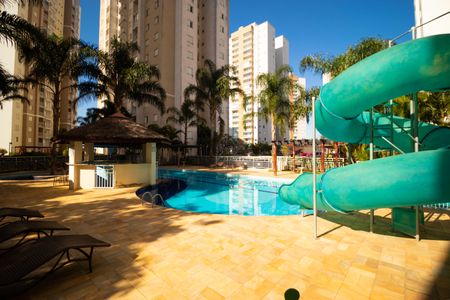Apartamento à venda com 64m², 2 quartos e 1 vaga Apartamento à venda com 64m², 2 quartos e 1 vagaÁrea comum - Piscina