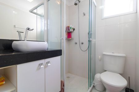 Apartamento à venda com 64m², 2 quartos e 1 vaga Apartamento à venda com 64m², 2 quartos e 1 vagaBanheiro da Suíte