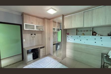 Casa à venda com 263m², 3 quartos e 8 vagasSuite 2