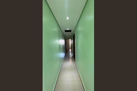 Casa à venda com 263m², 3 quartos e 8 vagasCorredor