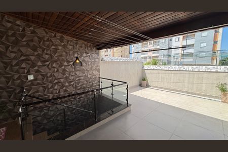 Casa à venda com 263m², 3 quartos e 8 vagasQuintal - Area de Serviço