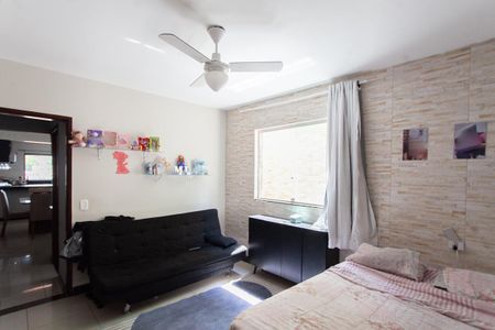 Casa à venda com 220m², 3 quartos e 3 vagas Casa à venda com 220m², 3 quartos e 3 vagasQuarto 1