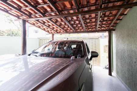 Casa à venda com 220m², 3 quartos e 3 vagas Casa à venda com 220m², 3 quartos e 3 vagasGaragem 1