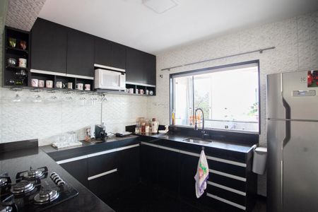 Casa à venda com 220m², 3 quartos e 3 vagas Casa à venda com 220m², 3 quartos e 3 vagasCozinha