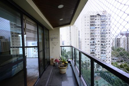 Apartamento à venda com 188m², 4 quartos e 3 vagasVaranda da Sala