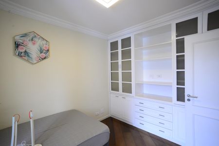 Apartamento à venda com 188m², 4 quartos e 3 vagasQuarto 2