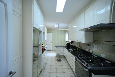 Apartamento à venda com 188m², 4 quartos e 3 vagasCozinha