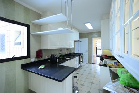 Apartamento à venda com 188m², 4 quartos e 3 vagasCozinha