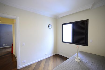 Apartamento à venda com 188m², 4 quartos e 3 vagasQuarto 2