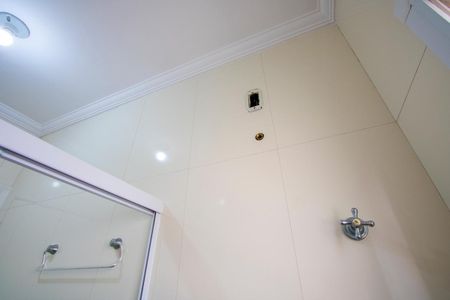 Apartamento à venda com 106m², 2 quartos e 2 vagasBanheiro do quarto 1
