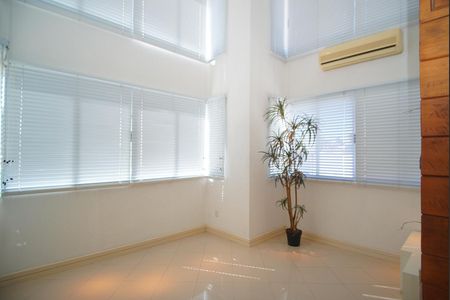 Sala de apartamento à venda com 1 quarto, 65m² em Rio Branco, Porto Alegre