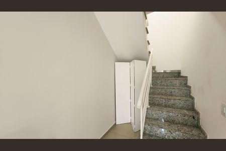 Escada de casa de condomínio à venda com 3 quartos, 103m² em Vila Nova Medeiros, Jundiaí