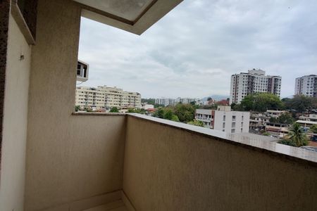 Apartamento à venda com 64m², 2 quartos e 1 vaga Apartamento à venda com 64m², 2 quartos e 1 vagaVaranda