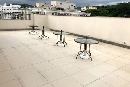 Apartamento à venda com 64m², 2 quartos e 1 vaga Apartamento à venda com 64m², 2 quartos e 1 vagaÁrea comum