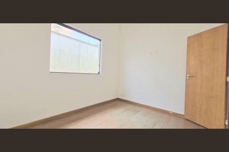 Quarto 1 de casa à venda com 3 quartos, 1599m² em Várzea, Lagoa Santa