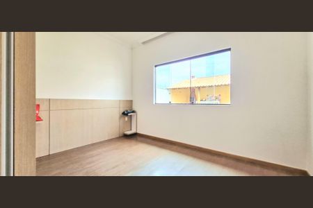 Casa à venda com 170m², 3 quartos e 5 vagas Casa à venda com 170m², 3 quartos e 5 vagasQuarto 2