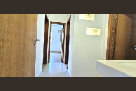 Casa à venda com 170m², 3 quartos e 5 vagas Casa à venda com 170m², 3 quartos e 5 vagasCorredor