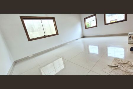 Casa à venda com 170m², 3 quartos e 5 vagas Casa à venda com 170m², 3 quartos e 5 vagasSala 1