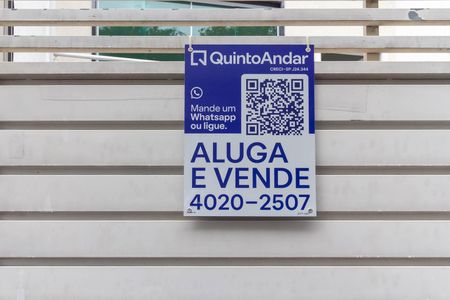 Casa à venda com 220m², 3 quartos e 4 vagas Casa à venda com 220m², 3 quartos e 4 vagasPlaca