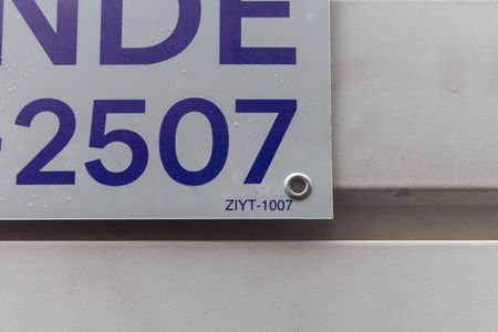 Casa à venda com 220m², 3 quartos e 4 vagas Casa à venda com 220m², 3 quartos e 4 vagasPlaca