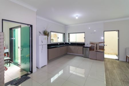 Casa à venda com 220m², 3 quartos e 4 vagas Casa à venda com 220m², 3 quartos e 4 vagasCozinha