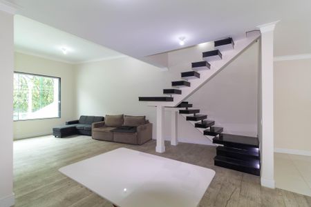 Casa à venda com 220m², 3 quartos e 4 vagas Casa à venda com 220m², 3 quartos e 4 vagasSala