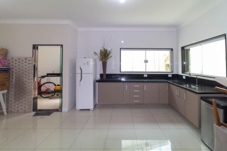 Casa à venda com 220m², 3 quartos e 4 vagas Casa à venda com 220m², 3 quartos e 4 vagasCozinha