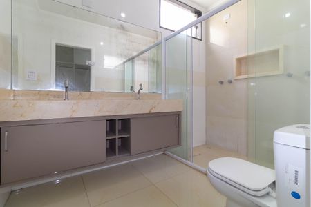 Casa à venda com 220m², 3 quartos e 4 vagas Casa à venda com 220m², 3 quartos e 4 vagasBanheiro da Suíte 3