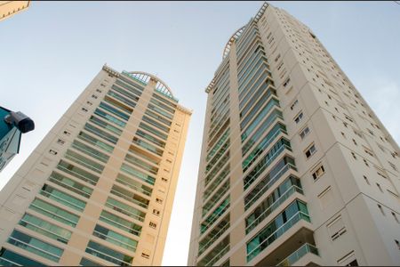 Apartamento para alugar com 269m², 4 quartos e 3 vagas Apartamento para alugar com 269m², 4 quartos e 3 vagasFachada
