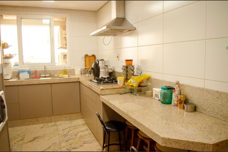 Apartamento para alugar com 269m², 4 quartos e 3 vagas Apartamento para alugar com 269m², 4 quartos e 3 vagasCozinha