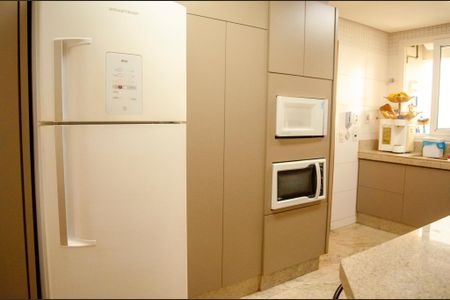 Apartamento para alugar com 269m², 4 quartos e 3 vagas Apartamento para alugar com 269m², 4 quartos e 3 vagasCozinha