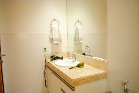 Apartamento para alugar com 269m², 4 quartos e 3 vagas Apartamento para alugar com 269m², 4 quartos e 3 vagasBanheiro Suíte 2