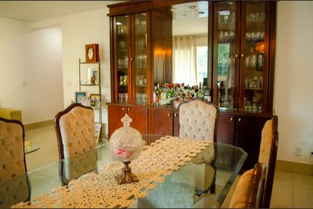 Apartamento para alugar com 269m², 4 quartos e 3 vagas Apartamento para alugar com 269m², 4 quartos e 3 vagasSala