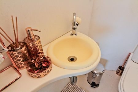 Apartamento à venda com 131m², 3 quartos e 2 vagas Apartamento à venda com 131m², 3 quartos e 2 vagasLavabo