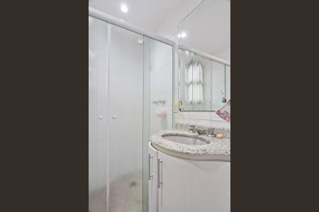 Apartamento à venda com 131m², 3 quartos e 2 vagas Apartamento à venda com 131m², 3 quartos e 2 vagasBanheiro da Suíte 1