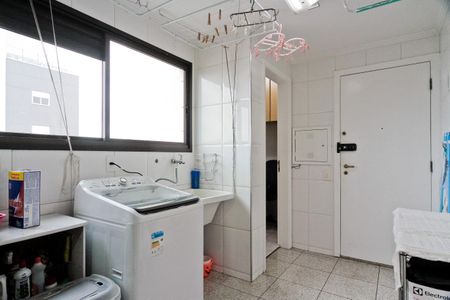 Apartamento à venda com 131m², 3 quartos e 2 vagas Apartamento à venda com 131m², 3 quartos e 2 vagasÁrea de Serviço