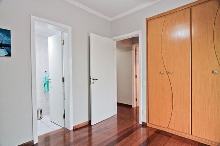 Apartamento à venda com 131m², 3 quartos e 2 vagas Apartamento à venda com 131m², 3 quartos e 2 vagasSuíte 2