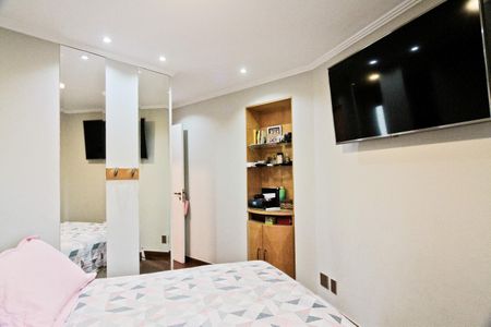 Apartamento à venda com 131m², 3 quartos e 2 vagas Apartamento à venda com 131m², 3 quartos e 2 vagasSuíte 3