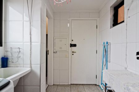 Apartamento à venda com 131m², 3 quartos e 2 vagas Apartamento à venda com 131m², 3 quartos e 2 vagasÁrea de Serviço