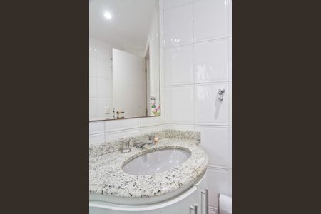 Apartamento à venda com 131m², 3 quartos e 2 vagas Apartamento à venda com 131m², 3 quartos e 2 vagasBanheiro da Suíte 1