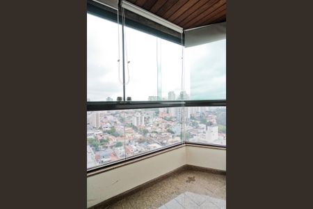 Apartamento à venda com 131m², 3 quartos e 2 vagas Apartamento à venda com 131m², 3 quartos e 2 vagasVaranda