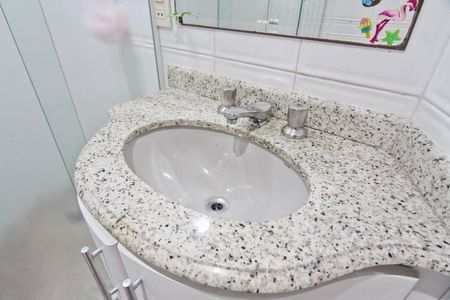 Apartamento à venda com 131m², 3 quartos e 2 vagas Apartamento à venda com 131m², 3 quartos e 2 vagasBanheiro da Suíte 1