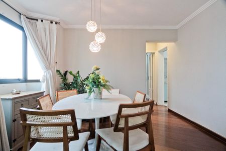 Apartamento à venda com 131m², 3 quartos e 2 vagas Apartamento à venda com 131m², 3 quartos e 2 vagasSala