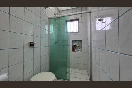 Apartamento à venda com 67m², 2 quartos e 1 vaga Apartamento à venda com 67m², 2 quartos e 1 vagaBanheiro da suíte
