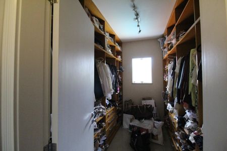 Casa de condomínio à venda com 753m², 5 quartos e 4 vagasCloset da Suíte 2