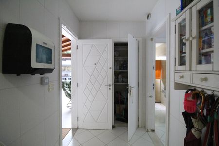 Casa de condomínio à venda com 753m², 5 quartos e 4 vagasDespensa