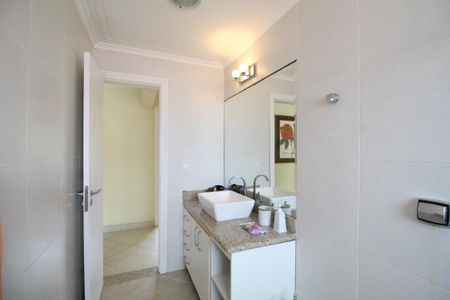 Casa de condomínio à venda com 753m², 5 quartos e 4 vagasBanheiro Social