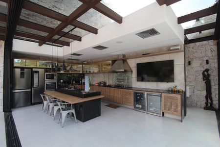 Casa de condomínio à venda com 753m², 5 quartos e 4 vagasChurrasqueira