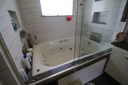 Casa de condomínio à venda com 753m², 5 quartos e 4 vagasBanheiro da Suíte 2