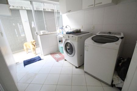 Casa de condomínio à venda com 753m², 5 quartos e 4 vagasÁrea de Serviço